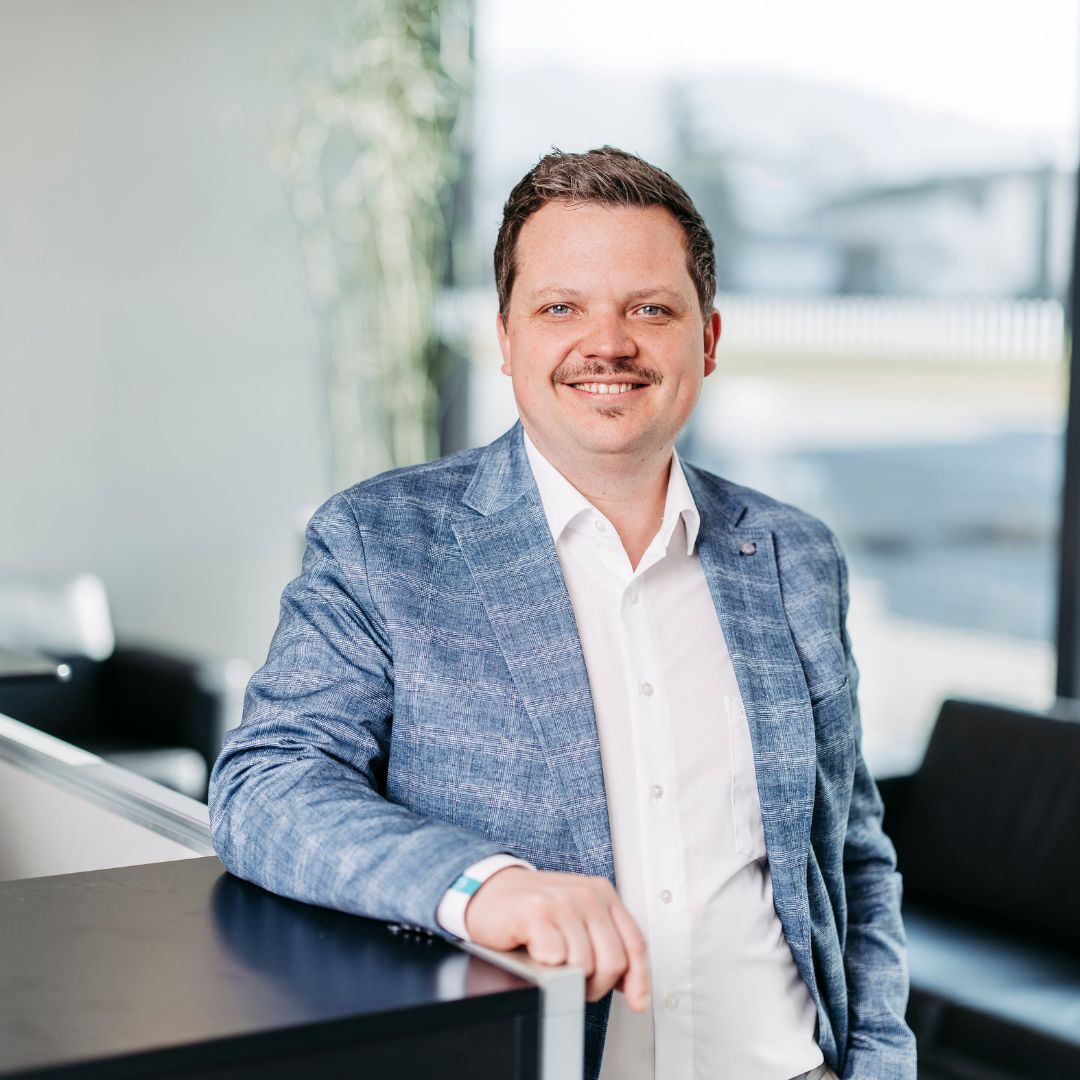 DI (FH) Mathias Vacek